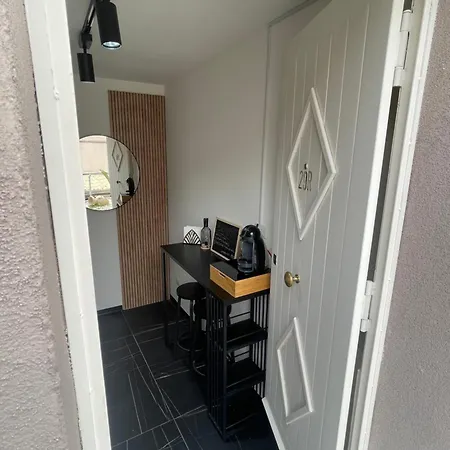 Indipendent House 29r