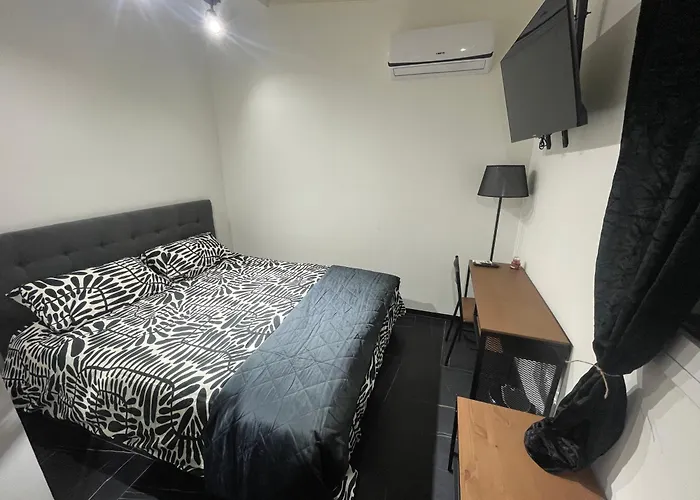 Indipendent House 29r * Κατάνια